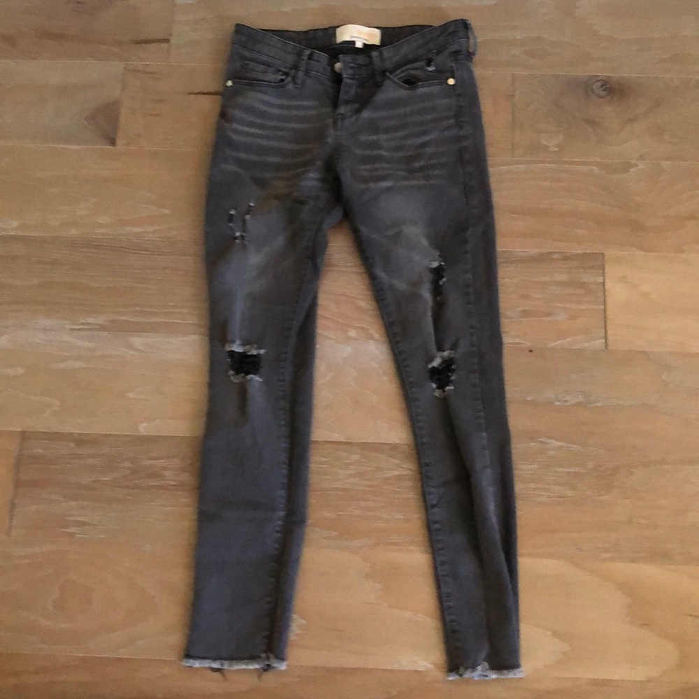 Black ripped skinny jeans